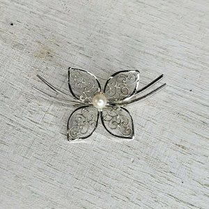 925 Sterling Silver Flower Brooch w/ Natural Pearl